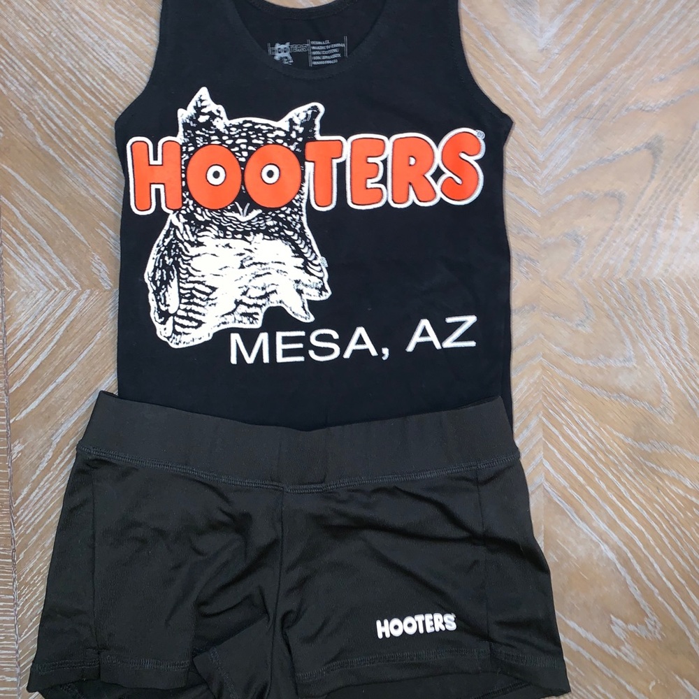 Authentic Hooters uniform 🎃